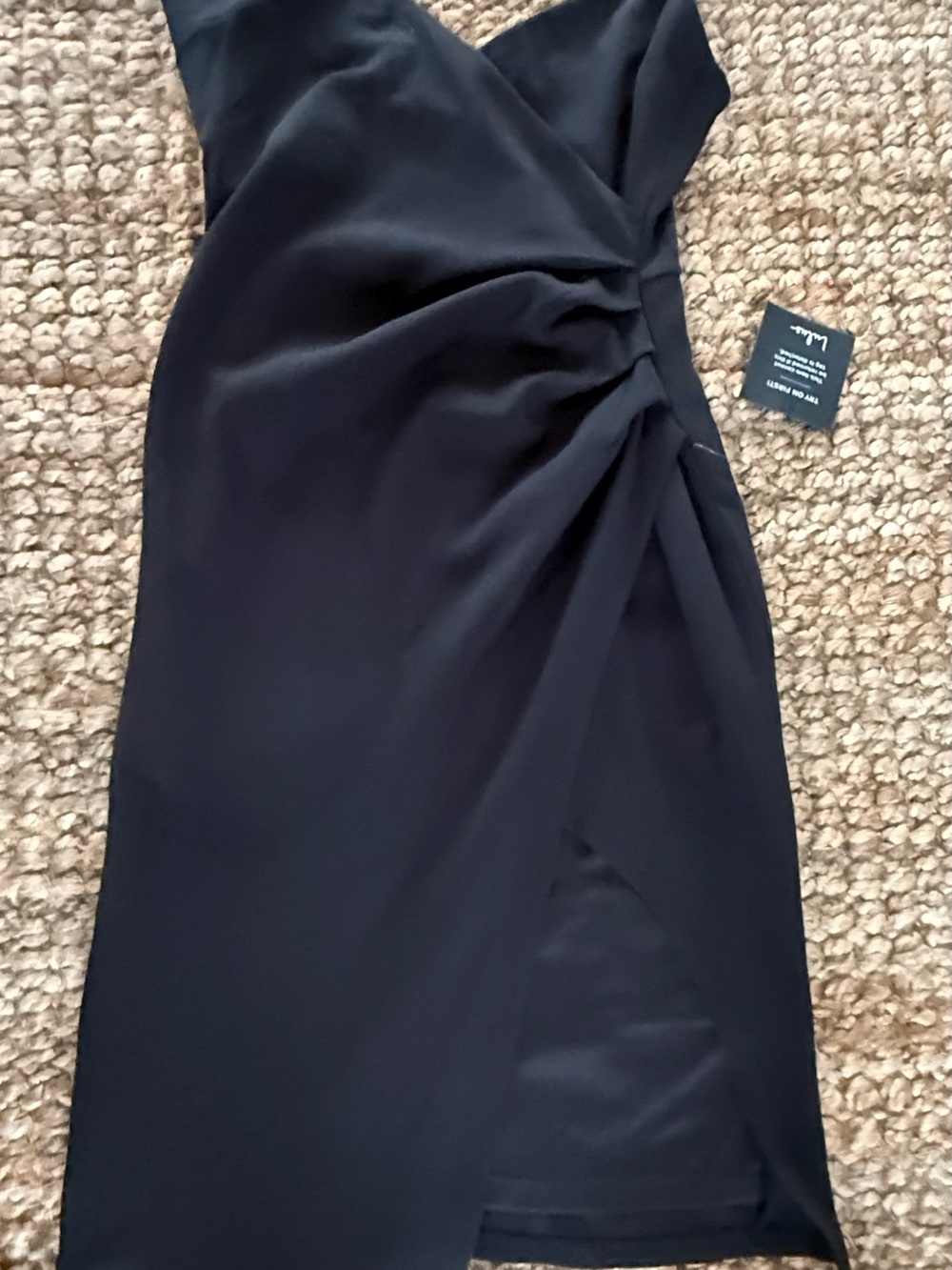 Lulu's NWT size S Black Asymmetrical Twist-Detail Dress
